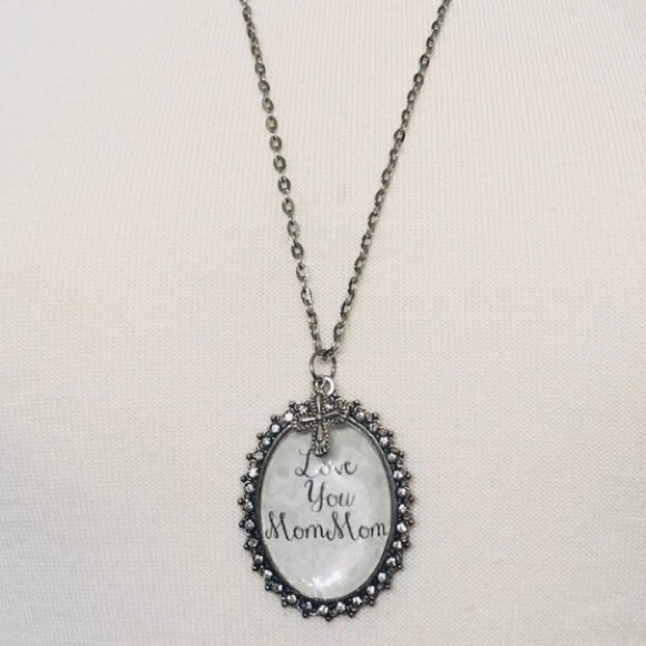 Kole Jax Custom “Mom Mom” Glass Oval Pendant Necklace - Picture 1 of 11